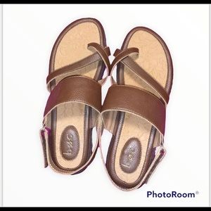 B.O.C. Womens Solid Brown Sandals. NWT